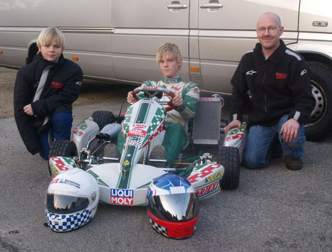 Bo Sørensen bakkes op af lillebroderen Christian og far Erik i karting-satsningen hos KSM Motorsport.